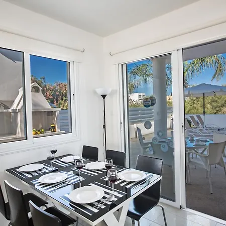 Flouressia Gardens 别墅