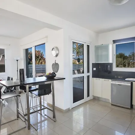 别墅 Flouressia Gardens *