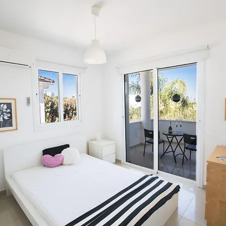 Flouressia Gardens 别墅 *