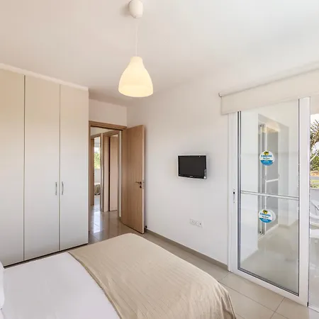 别墅 Flouressia Gardens