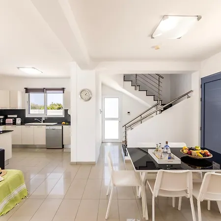 Flouressia Gardens *