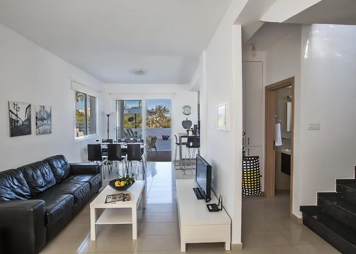 Flouressia Gardens Protaras