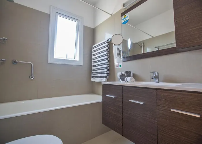 Flouressia Gardens Villa