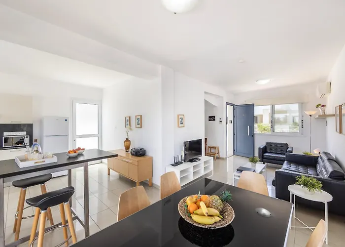 Flouressia Gardens Villa *