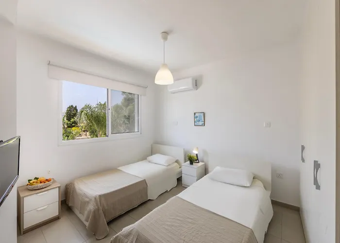 Flouressia Gardens Villa Protaras