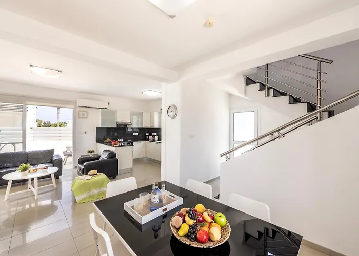 Villa Flouressia Gardens *