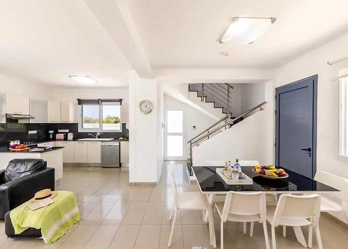 Flouressia Gardens *