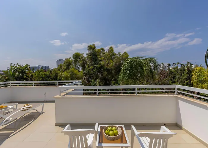 Flouressia Gardens Villa Protaras